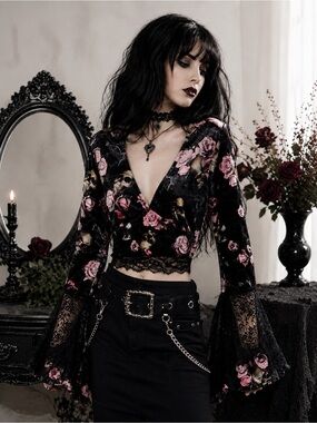 Killstar Naomi Black Velvet Skull Rose Crop Gothic Bell Sleeve Witchy Grunge Med